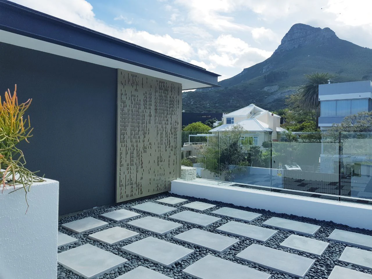 Holly Blue, Cape Town - Image 11