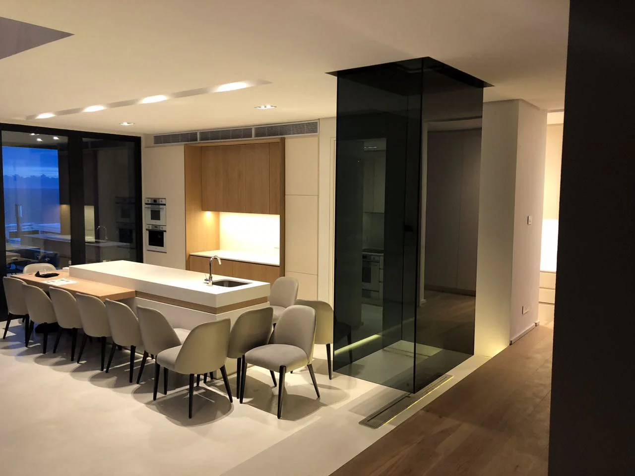 Holly Blue, Cape Town - Image 4