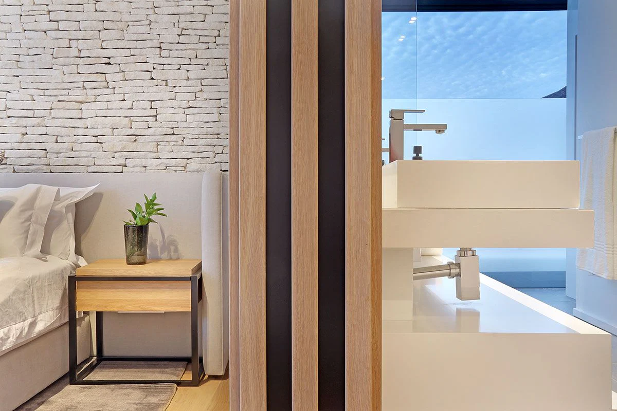 Holly Blue, Cape Town - Image 7