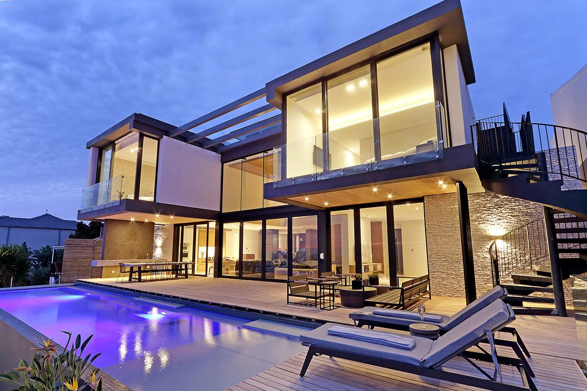 Holly Blue, Cape Town - Image 8