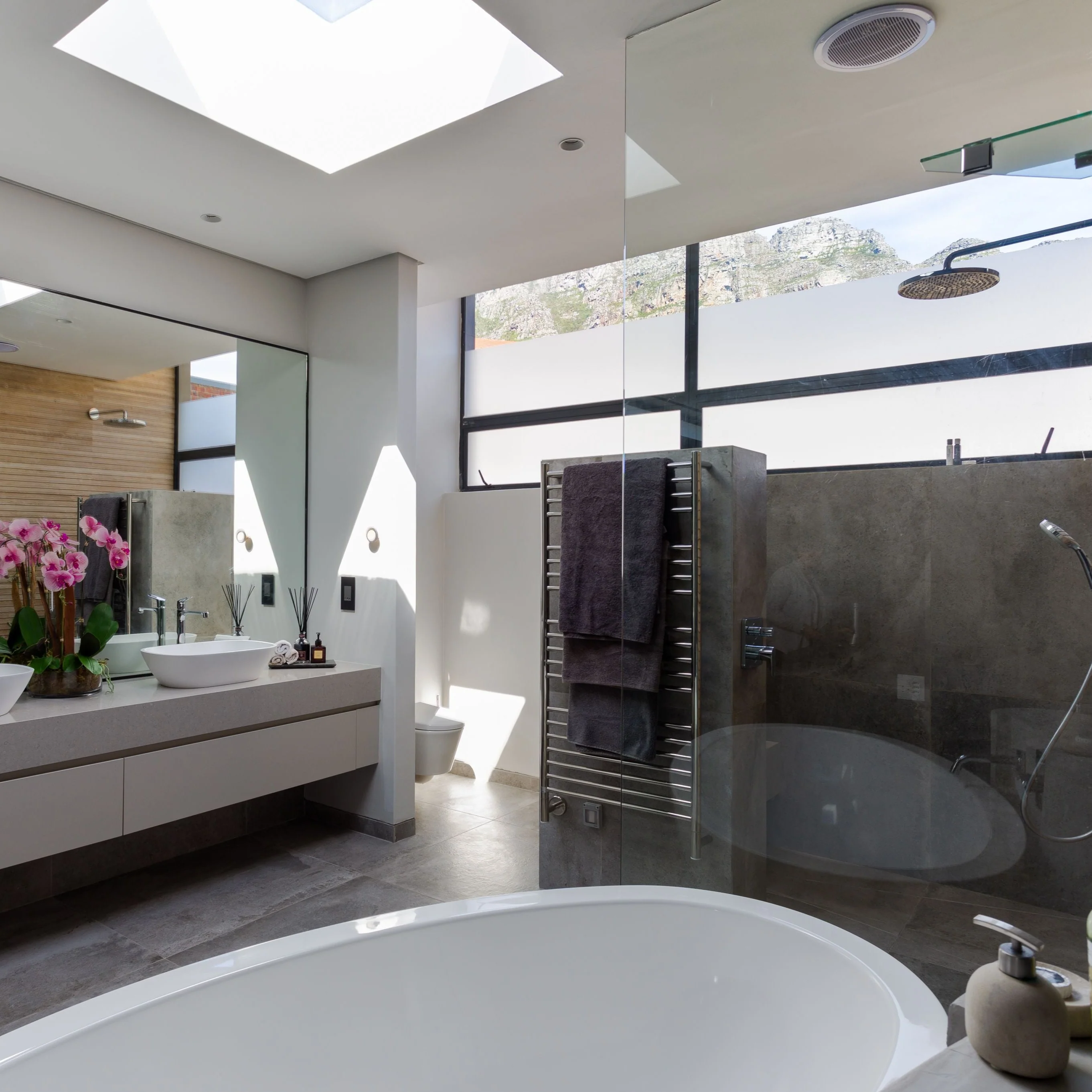 42G - Camps Bay, Cape Town - Image 12