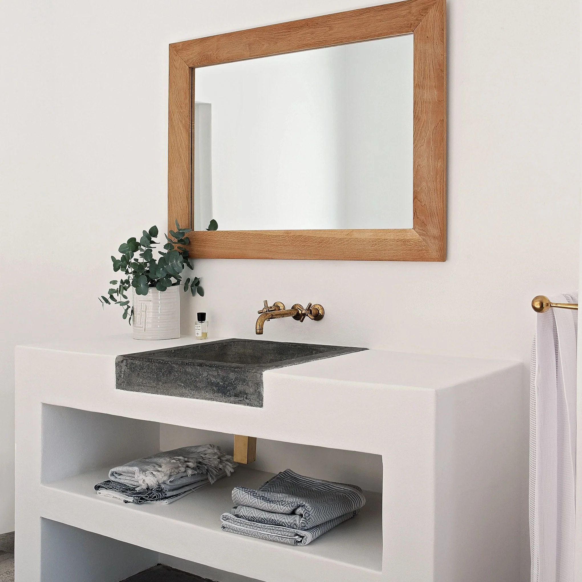 Violane- Bantry Bay, Cape Town - Image 11