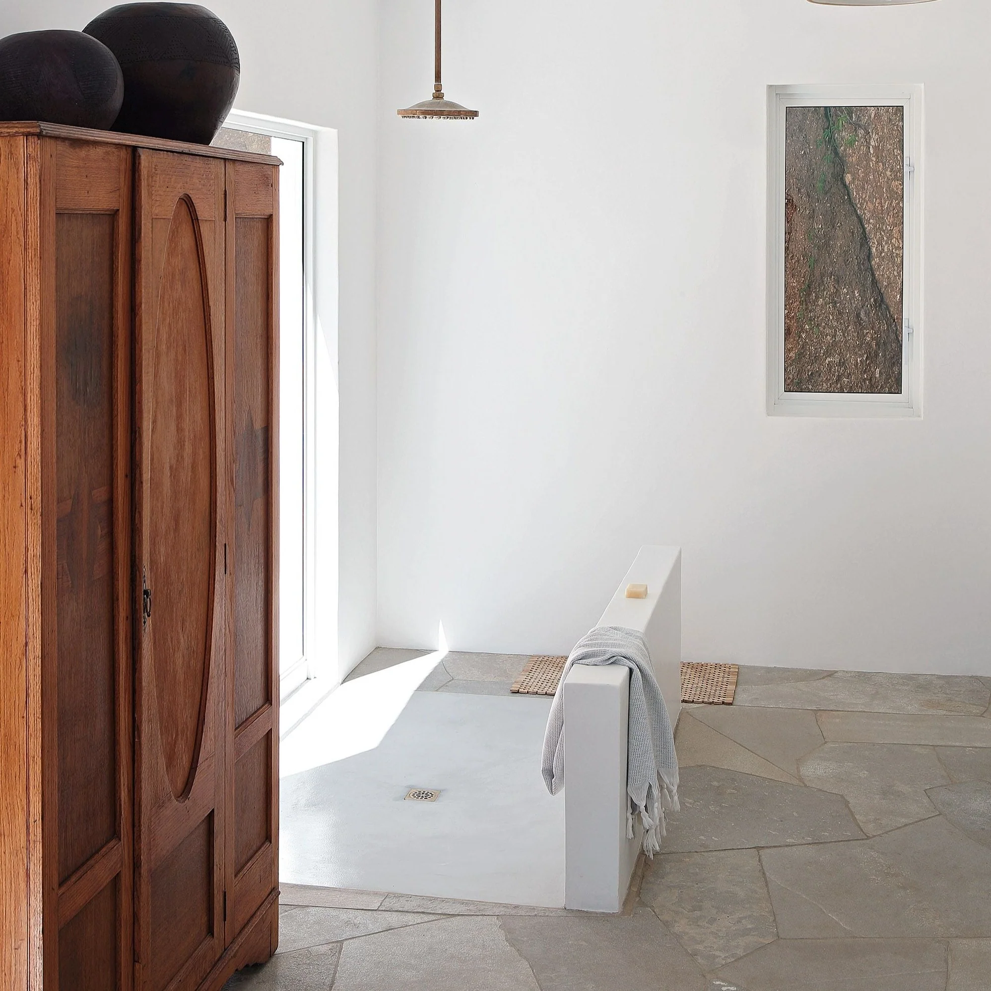 Violane- Bantry Bay, Cape Town - Image 12