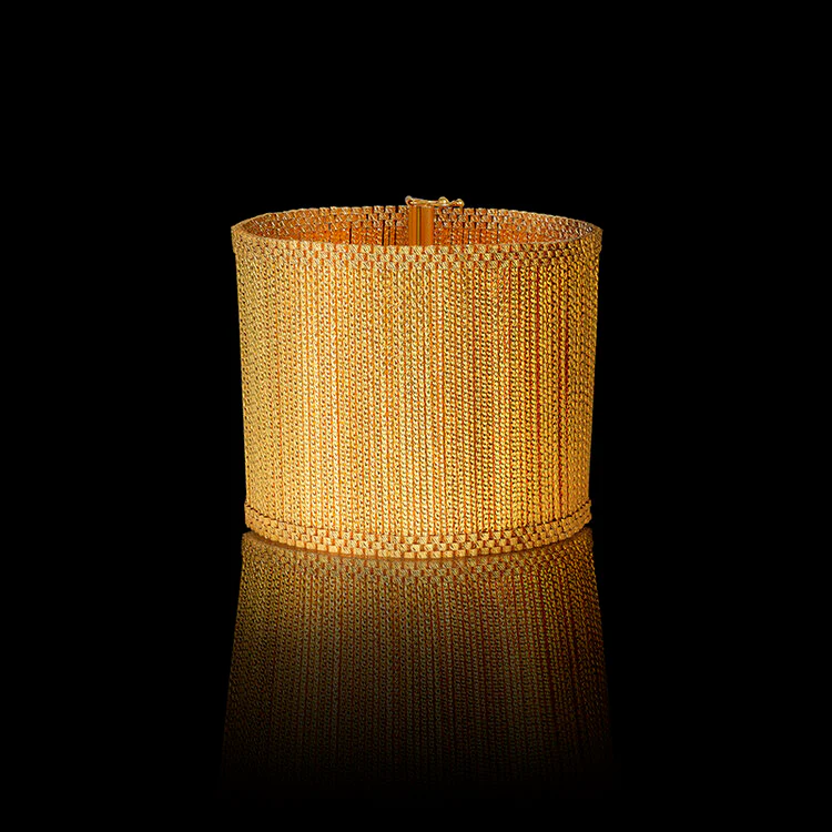 Cuff bracelet made of etheral and moving gold bars Crafted  18K yellow gold Makeda Collection - Image 3