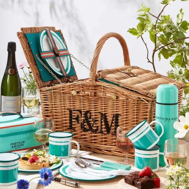 Fortnum’s Huntsman Picnic Hamper for Four - Image 4
