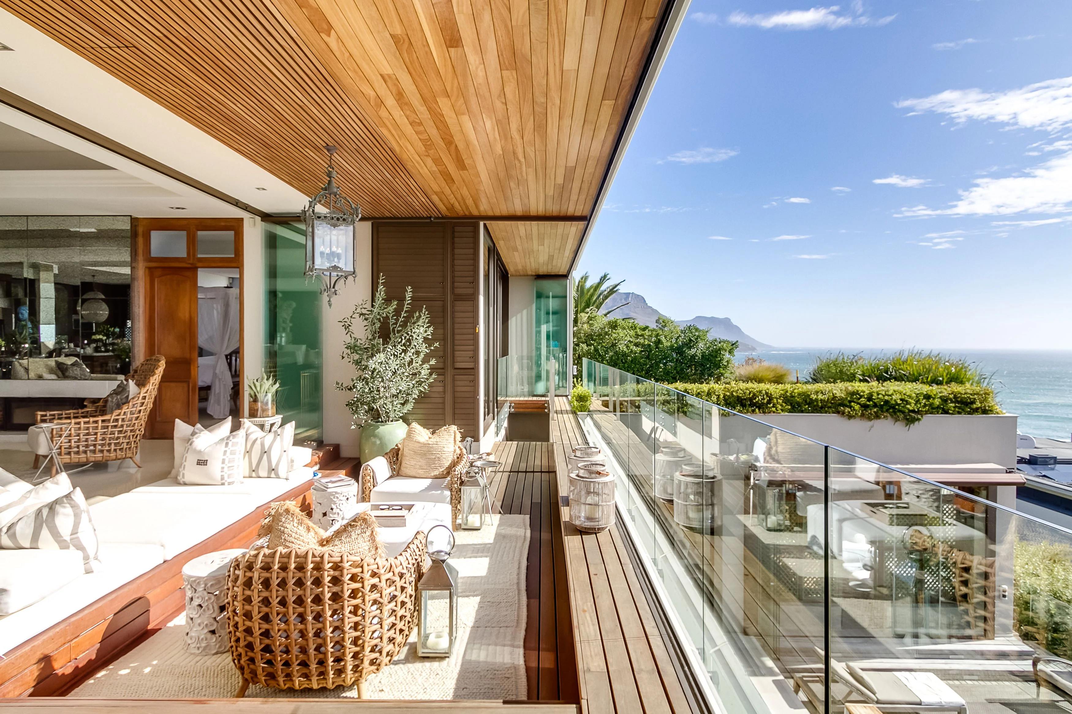 Golden Beryl - Camps Bay, Cape Town - Image 19