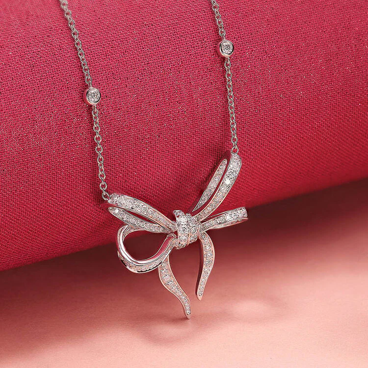 Necklace crafted in 18K White Gold Lyla's Bow Collection - Image 4