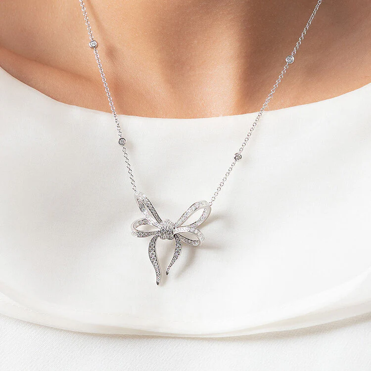 Necklace crafted in 18K White Gold Lyla's Bow Collection - Image 5