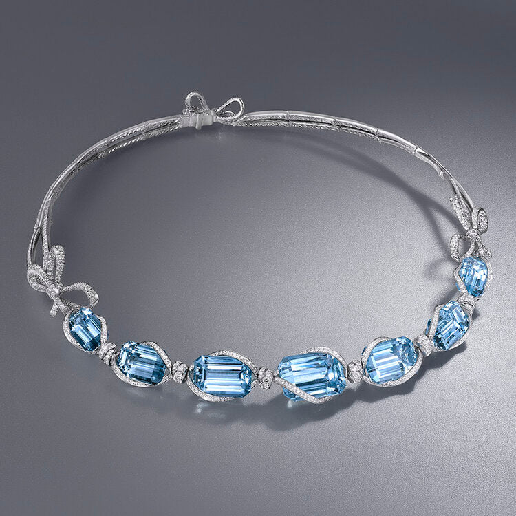 Necklace crafted 18K white gold Lyla's Bow Collection - Image 4